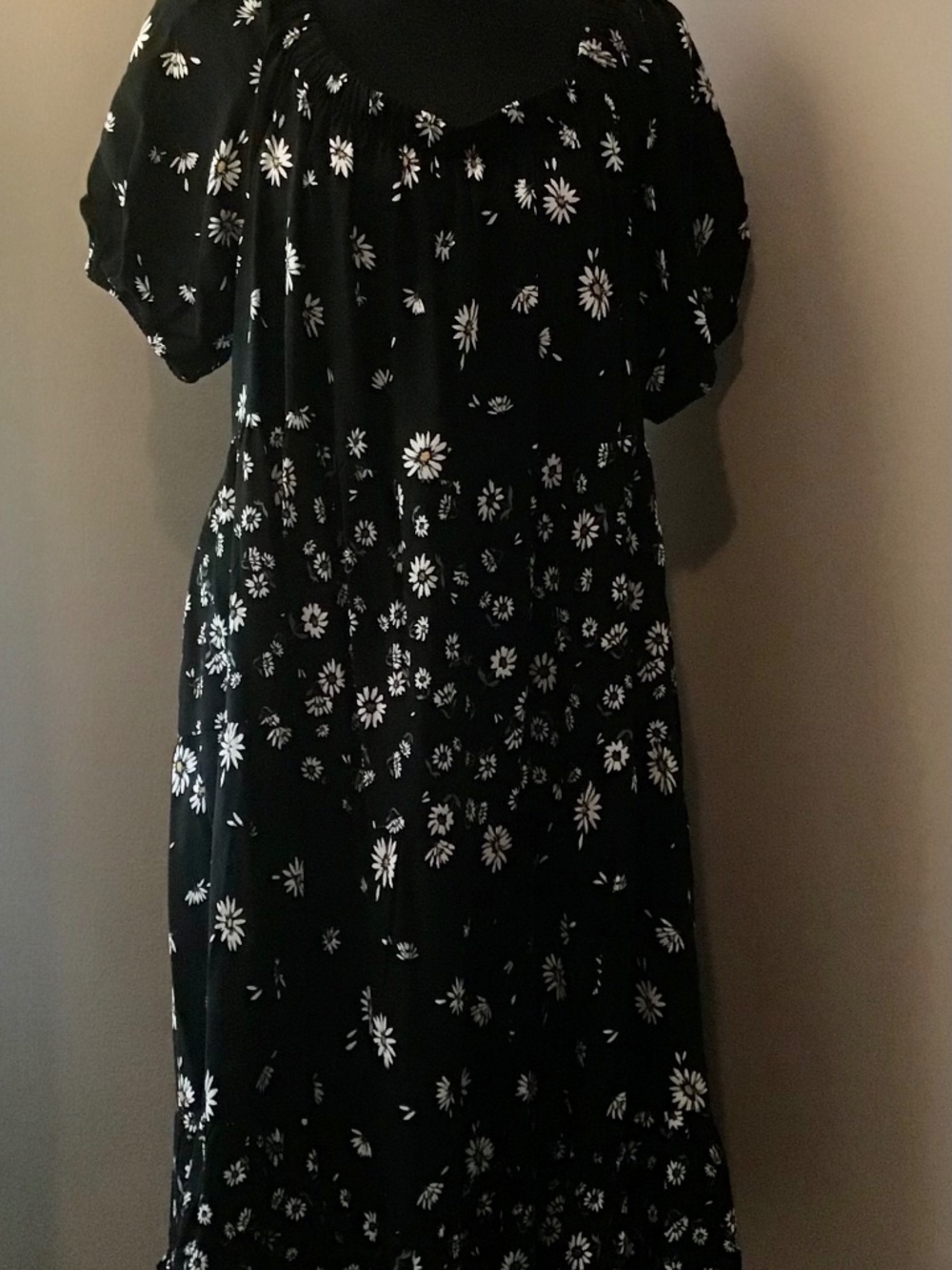 Maurice’s short sleeve dress, size L, black with daisies